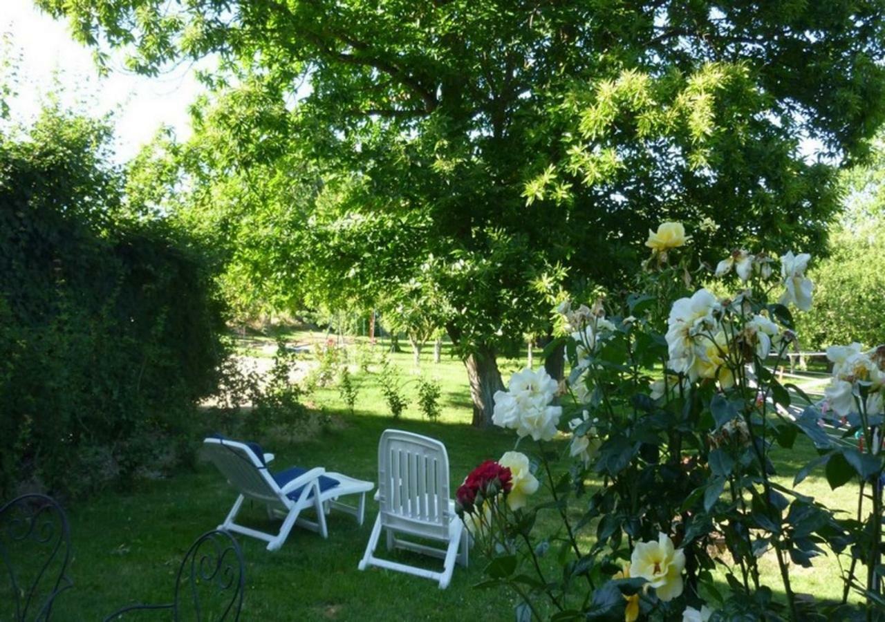Bed and Breakfast Logis De Chezelles Sidiailles Exterior foto