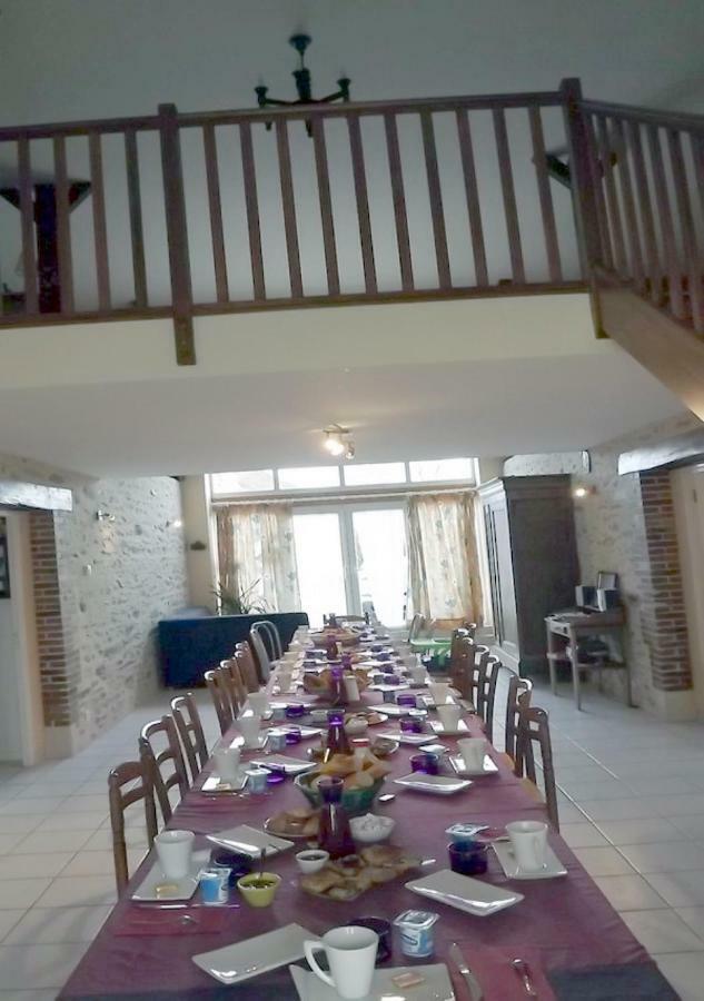 Bed and Breakfast Logis De Chezelles Sidiailles Exterior foto